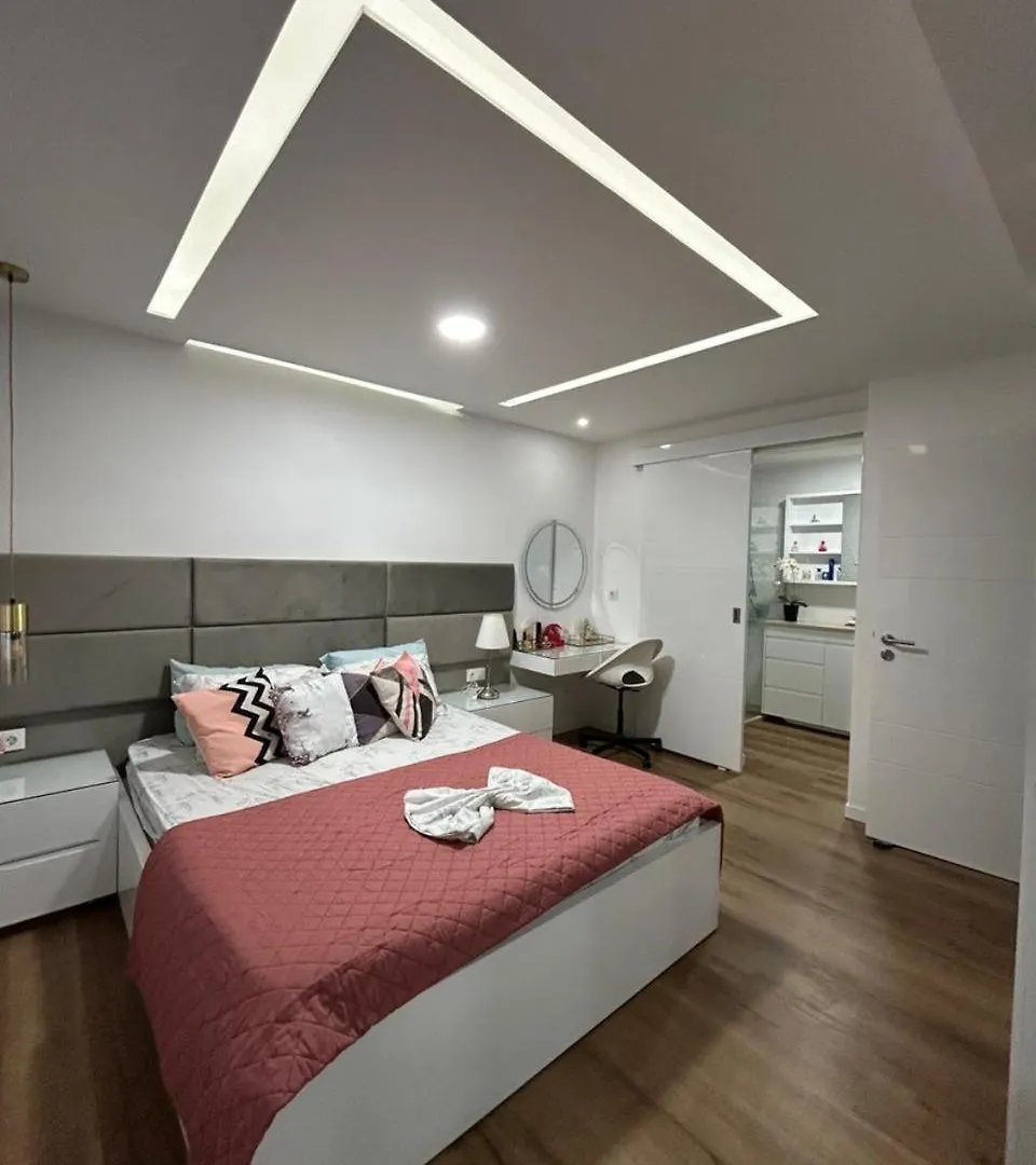 Apartamento De Luxo -T2 contacts